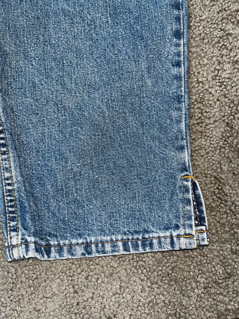 VTG 90's Levi's Knee Length Blue Denim 5 Pockets Jean Shorts Jorts Black Tab 7JR